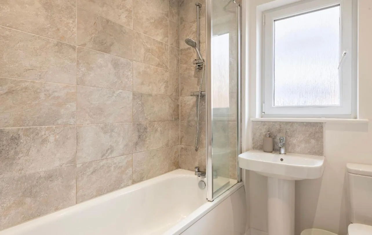 New Built 2022, 3 Bedroom Townhouse Edinburgh 0*,